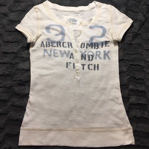 Abercrombie & Fitch Cream T-shirt Small